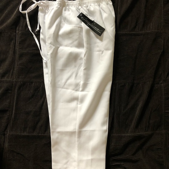 NEW Jeno Newman White Capris - Picture 10 of 10